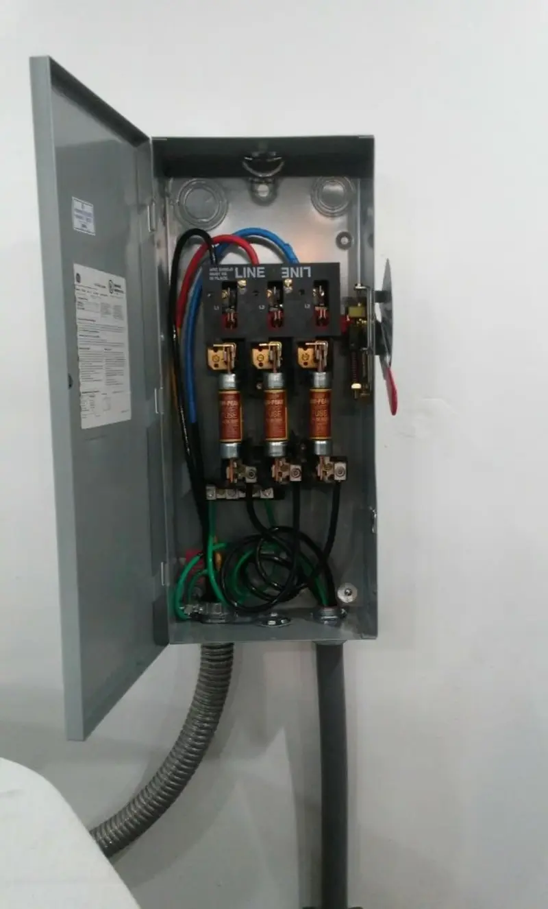 Three-phase disconnect switch installed for Electrical Wiring & Rewiring in Tuba City